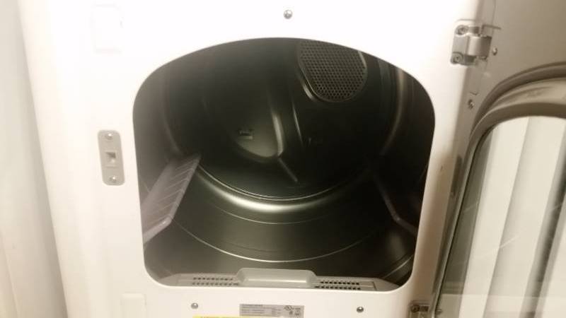 lot 7 image: Samsung Electric Dryer