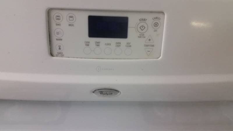 lot 15 image: Whirlpool White Gas Stove
