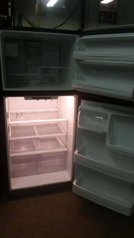 lot 17 image: Adora Stainless Steel Top Freezer Fridge