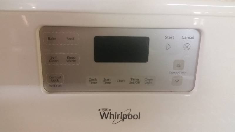 lot 19 image: Whirlpool Gas Bisque 4 Burner Gas Stove