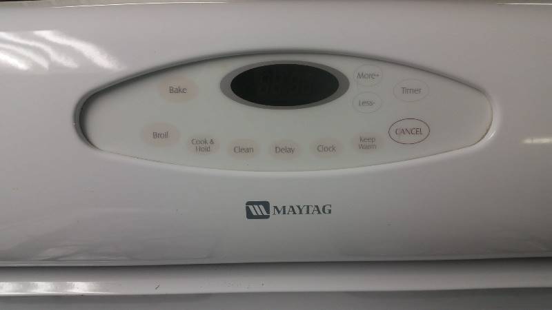 lot 20 image: Maytag White Gas Stove