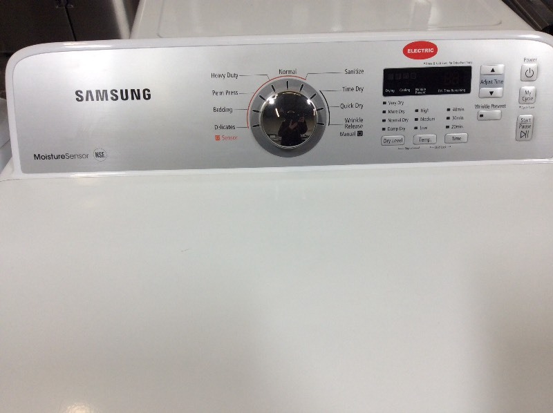 lot 70 image: Samsung Electric Dryer