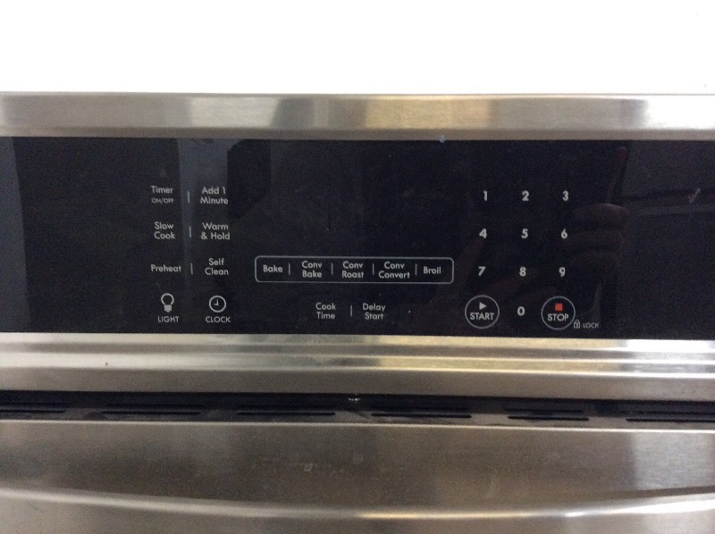 lot 52 image: Kenmore 27 Single Wall Oven