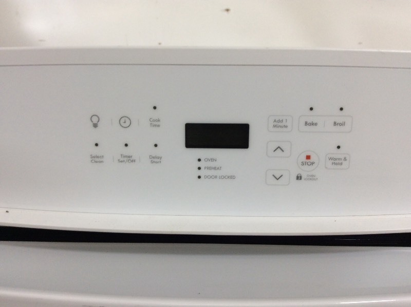 lot 53 image: Kenmore 30 White Single Wall Oven