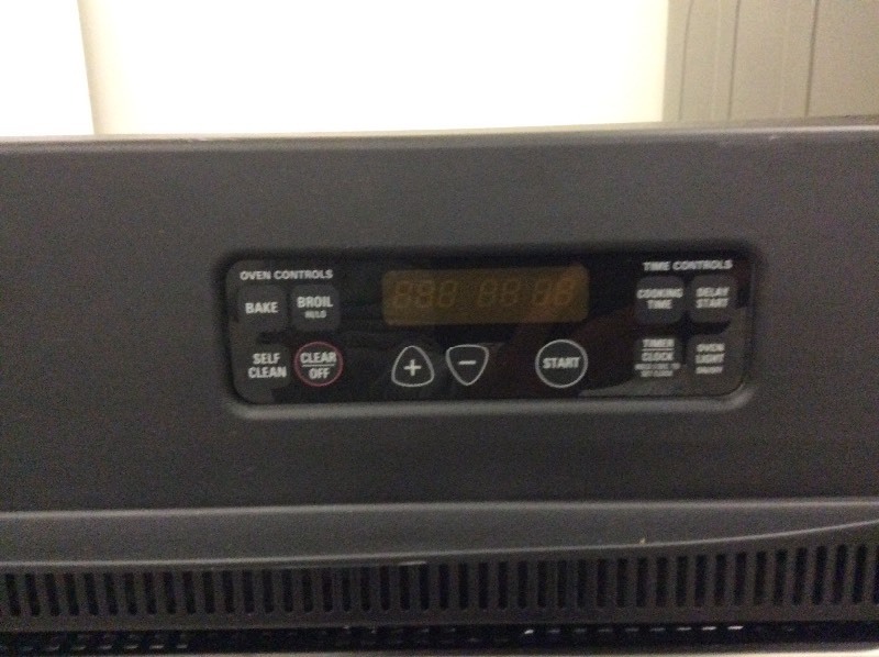 lot 54 image: GE Stainless 24 Single Wall Oven