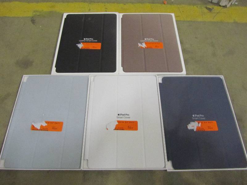 lot 51 image: Apple smart cover for 10.5 ipad pro (x3 various colors) Apple Leather Smart Cover for 10.5 ipad pro (x2 various colors)