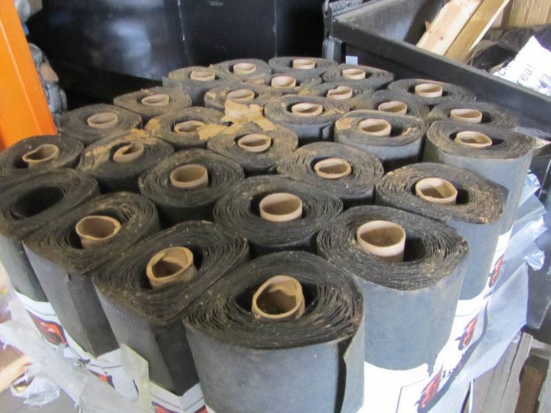 lot 79 image: Tarco 19 selvage (about 50 rolls) 2 pallets.