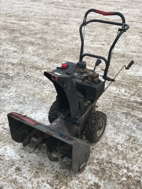 lot 5 image: Craftsman Two-Stage Snow Blower