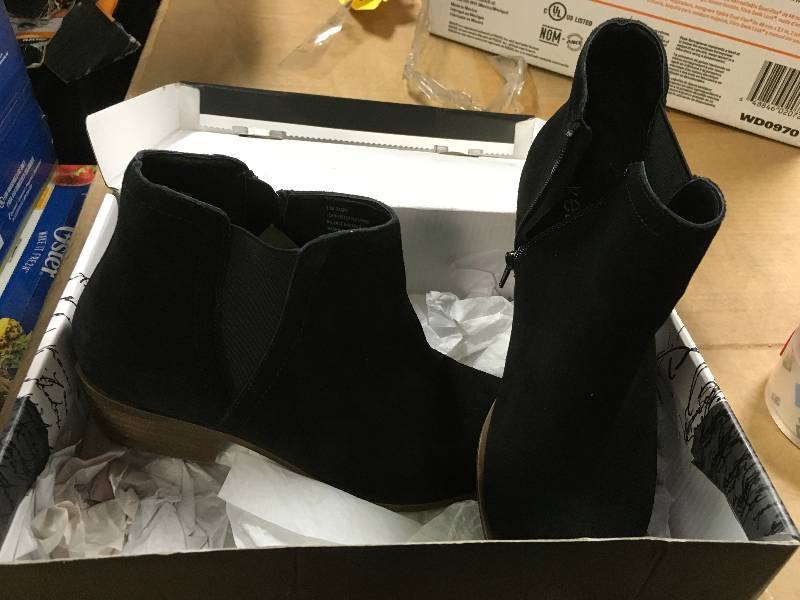 Womens Kensie Garry Bootie - Size 8.5 open box never used