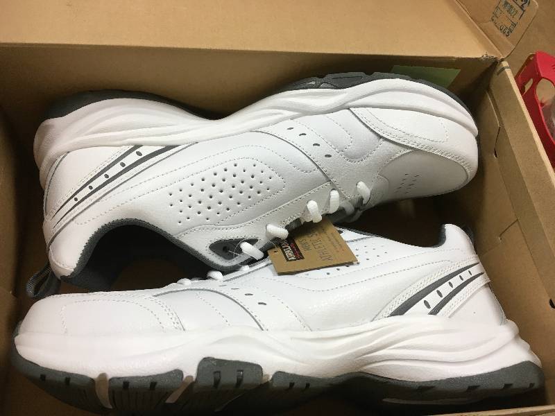 Kirkland Signature Mens 2016 Leather Athletic Shoes - White - Size 12 open box never used