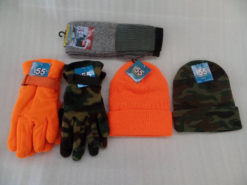 lot 11 image: Gloves, Hats & Socks