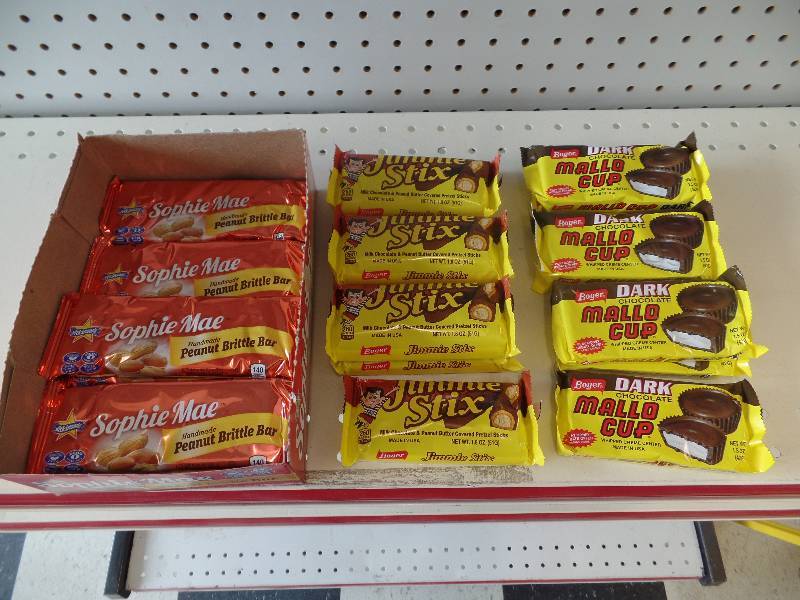 lot 89 image: Candy Bars