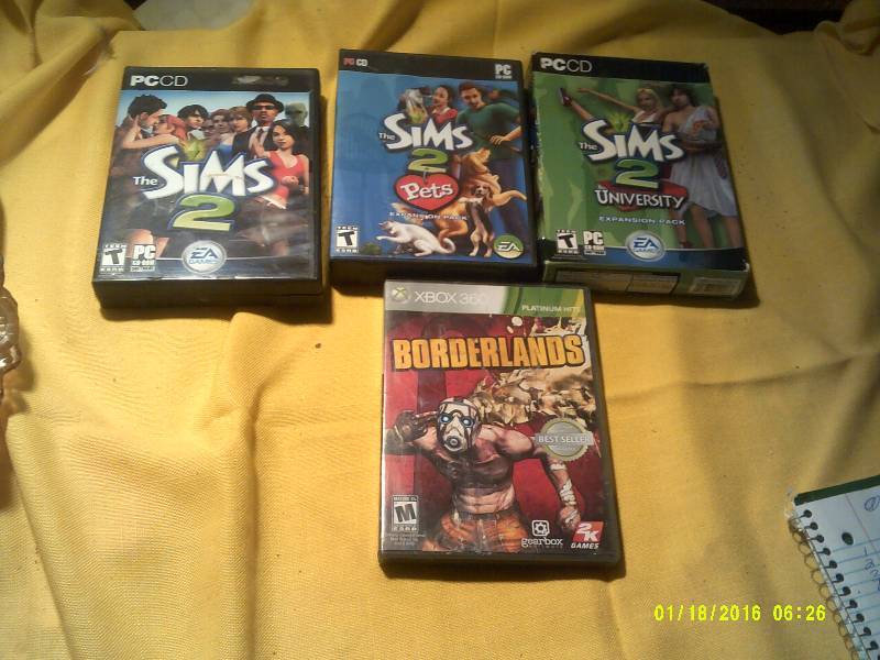 lot 8 image: 3 SIMS 2 EA GAMES    1 XBOX 360