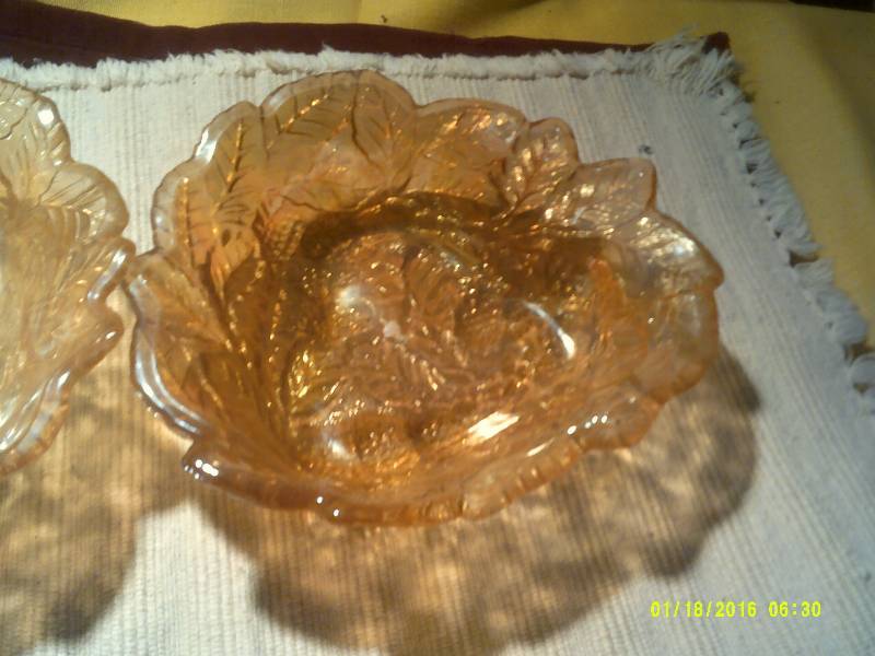 lot 9 image: 2 IRREDESENT YELLOW GLASS CANDY DISHES