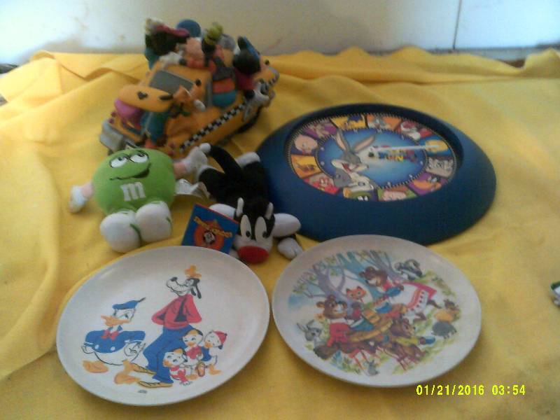 lot 11 image: COLLECTIBLE MISC