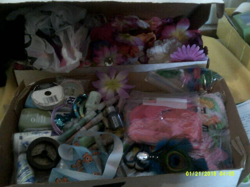 lot 15 image: CRAFTING SUPPLIES