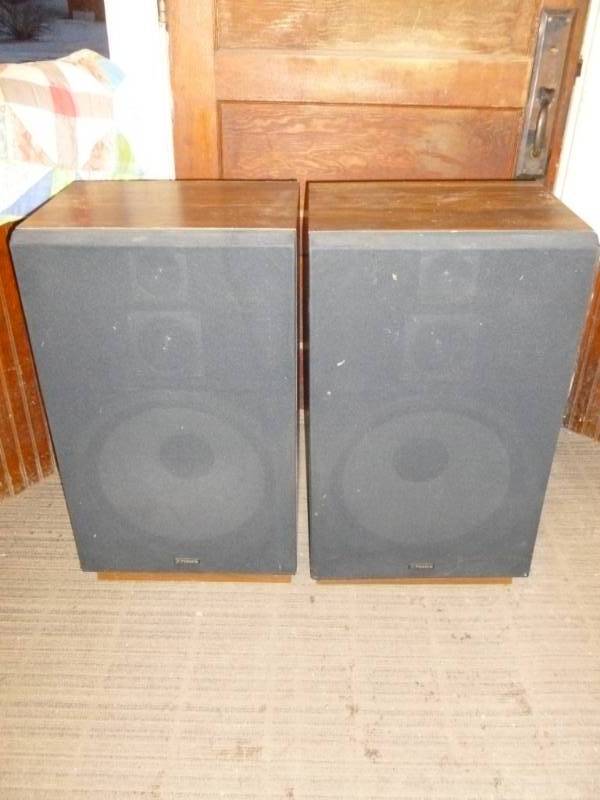 lot 1 image: Fisher Tower Speakers