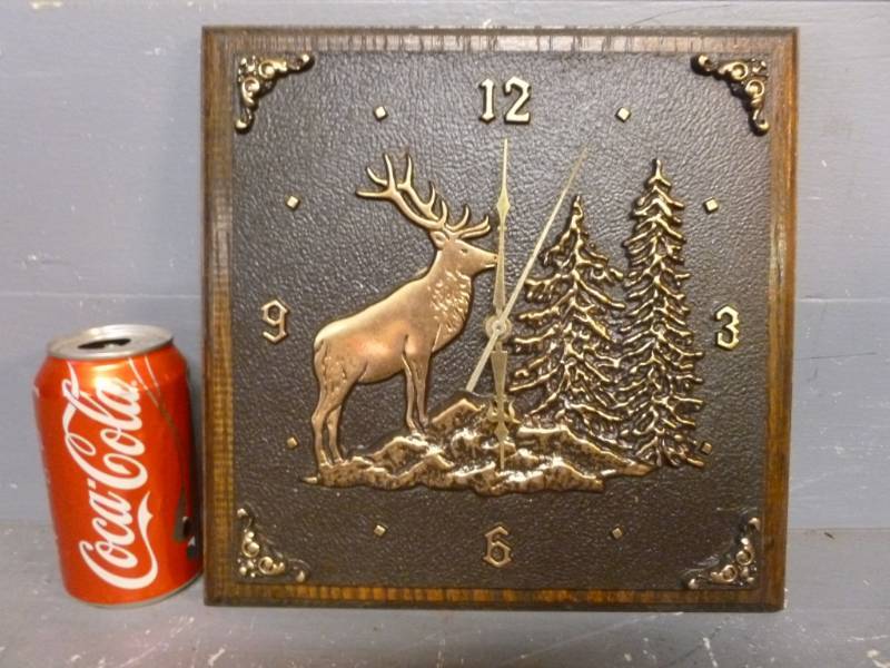 lot 18 image: Clock