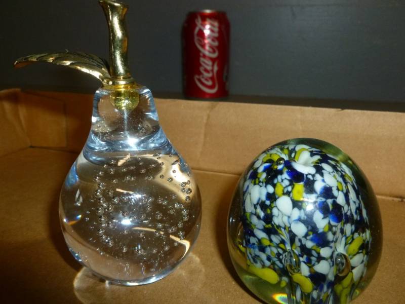 lot 19 image: Paper Weights