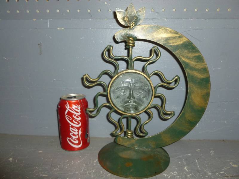 lot 20 image: Decorative
