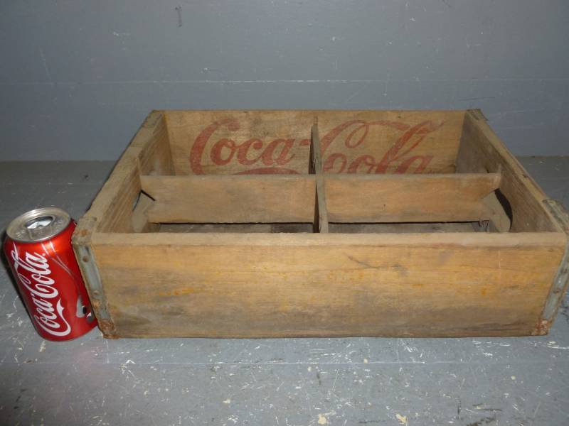 lot 24 image: Vintage Coca-Cola