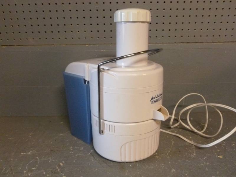 lot 29 image: Juicer