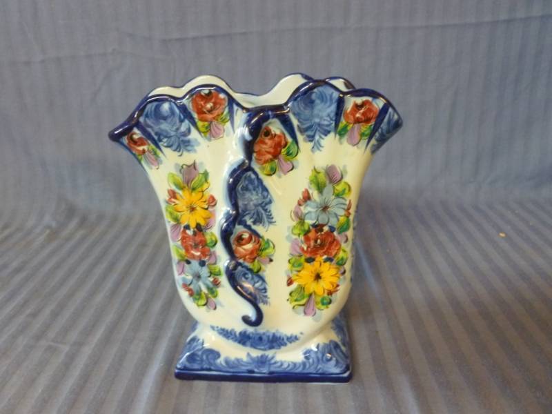 lot 42 image: Vase
