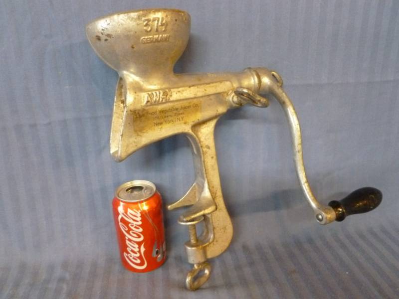lot 47 image: Vintage Juicer