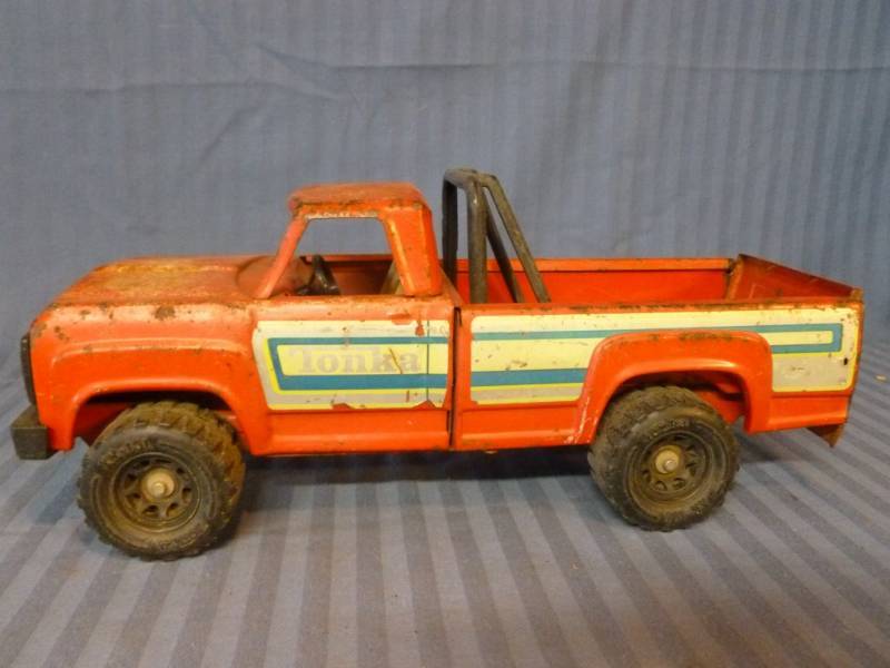 lot 53 image: Tonka Truck