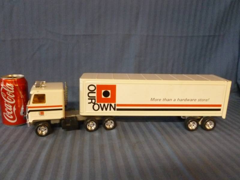 lot 55 image: Ertl