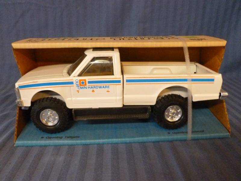 lot 56 image: Ertl