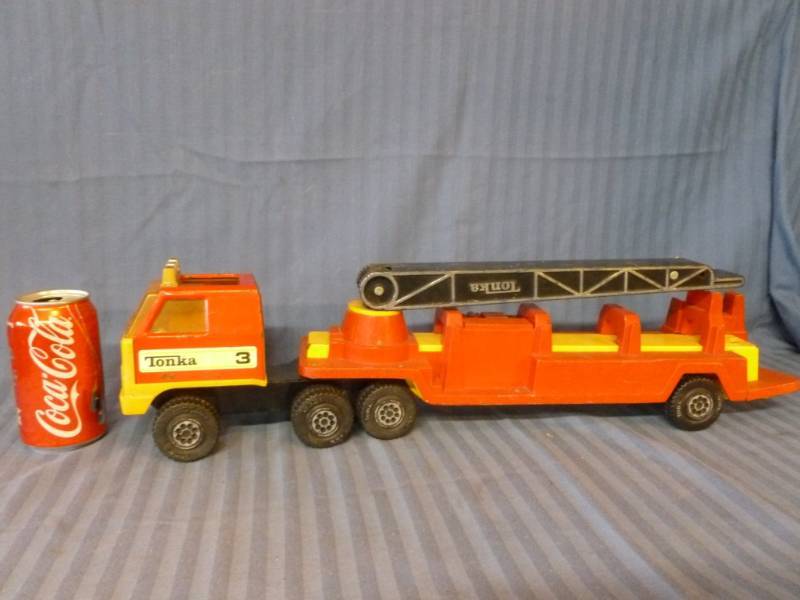 lot 58 image: Tonka Firetruck