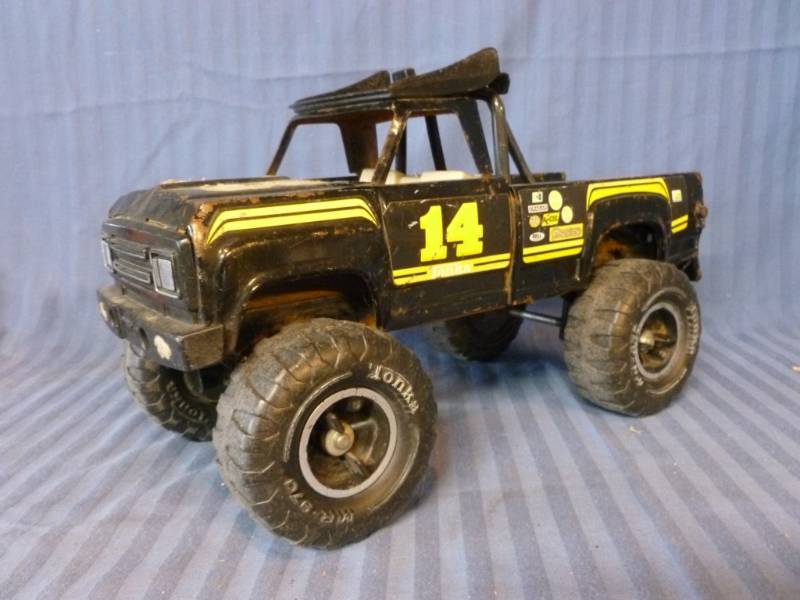 lot 63 image: Tonka Truck