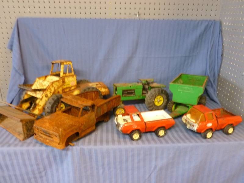 lot 64 image: Vintage Tonka