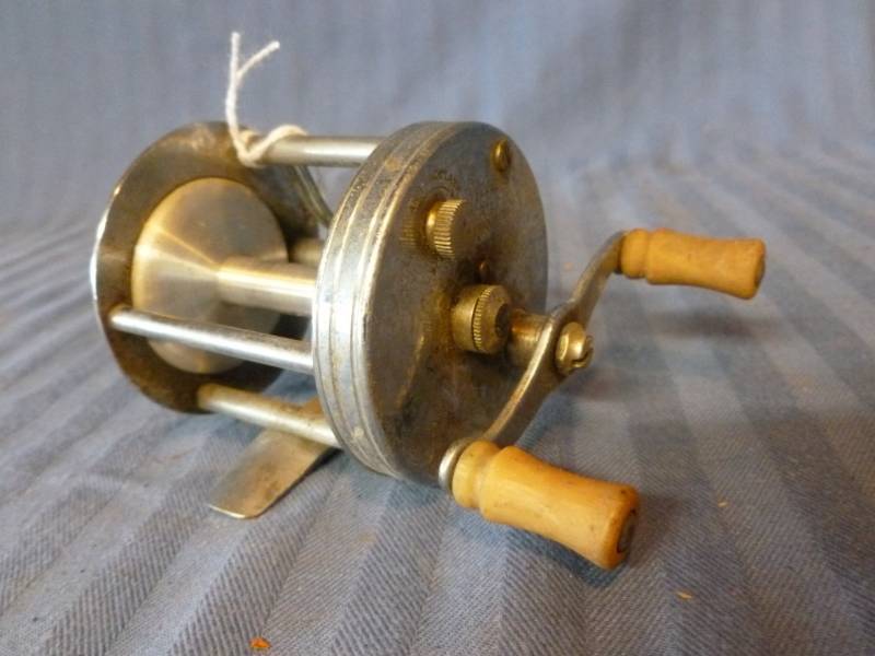 lot 69 image: Vintage Fishing Reel
