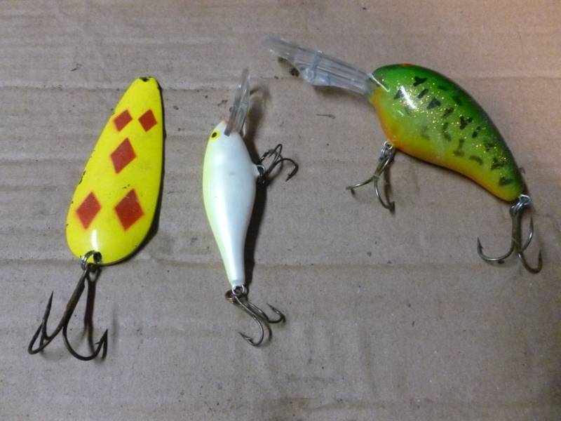 lot 77 image: Fishing Baits