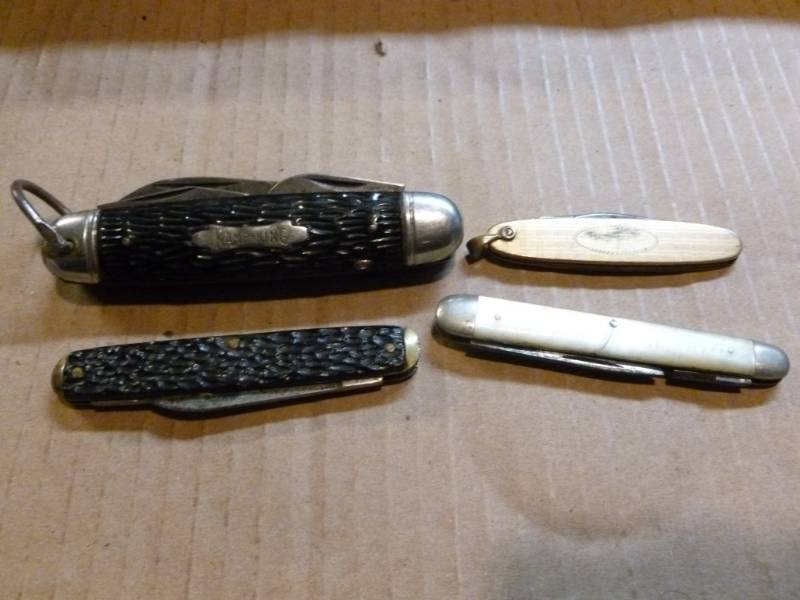 lot 71 image: Vintage Pocket Knives