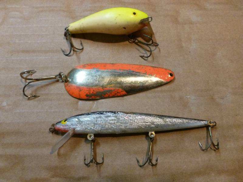 lot 80 image: Fishing Baits