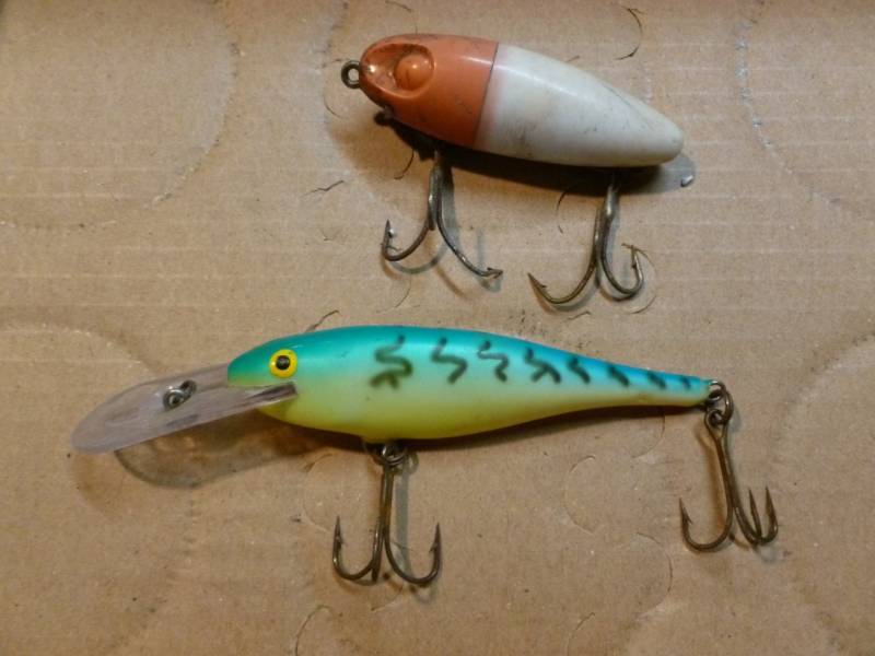 lot 82 image: Fishing Baits