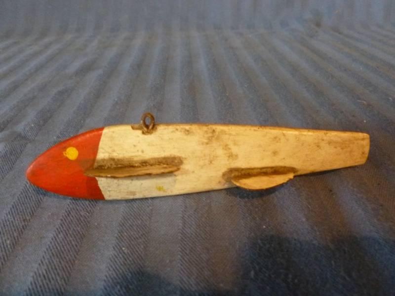 lot 89 image: Spearing Decoy