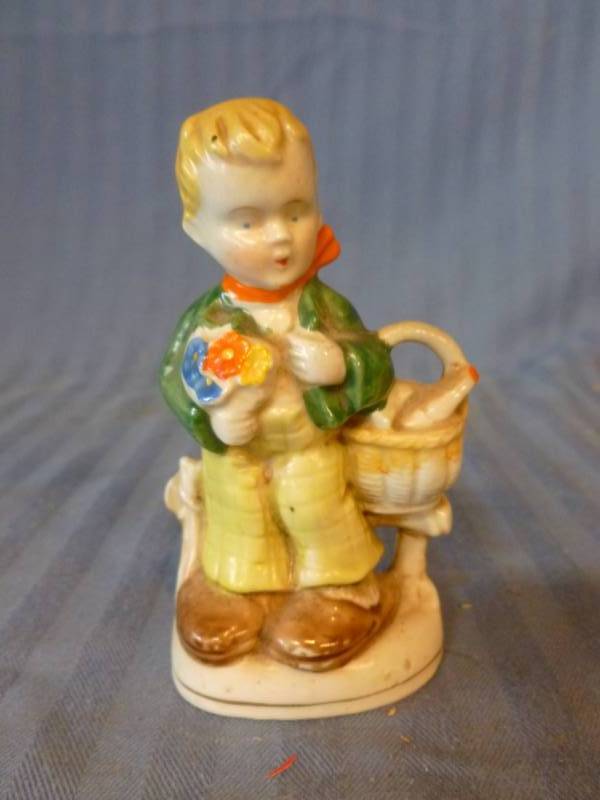 lot 121 image: Vintage Occupied Japan