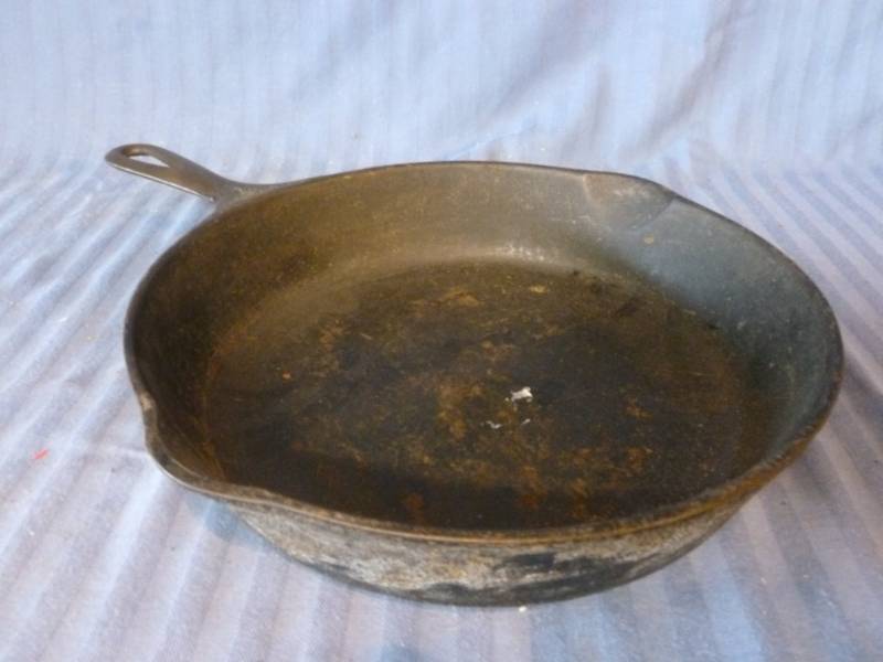 lot 135 image: Cast Iron Pan