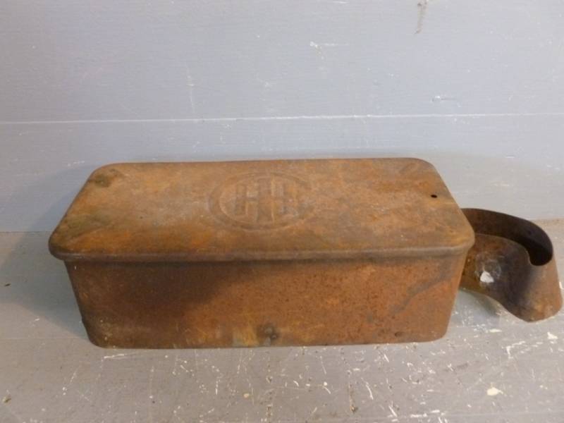 lot 188 image: Vintage Tractor Tool Box