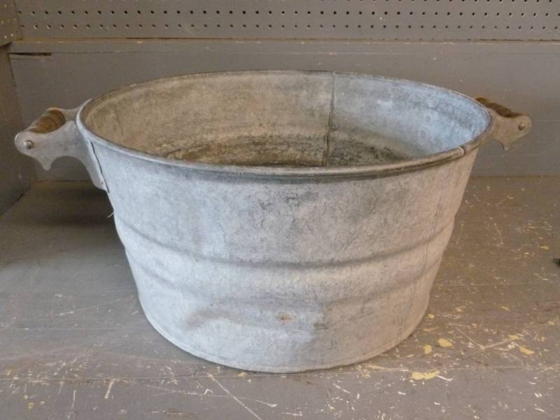 lot 198 image: Vintage Wash Tub