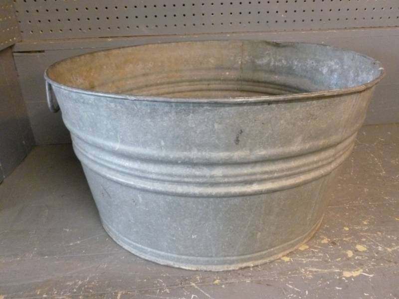 lot 199 image: Vintage Wash Tub