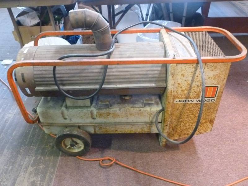 lot 206 image: Kerosene Heater