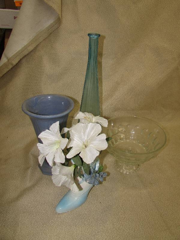 CERAMIC BOOT VASE, FRUIT BOWL AND VASES