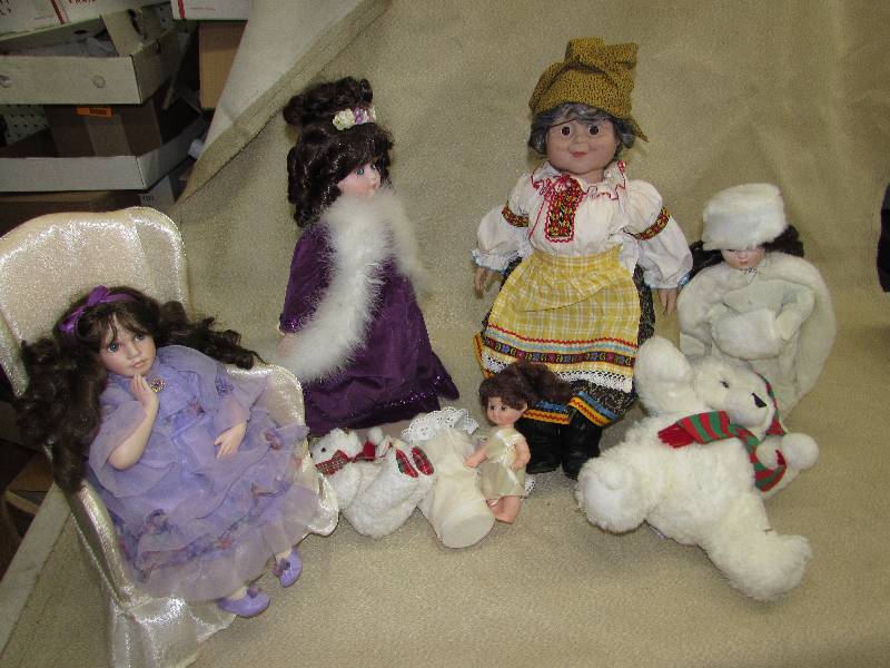 DECORATIVE DOLLS