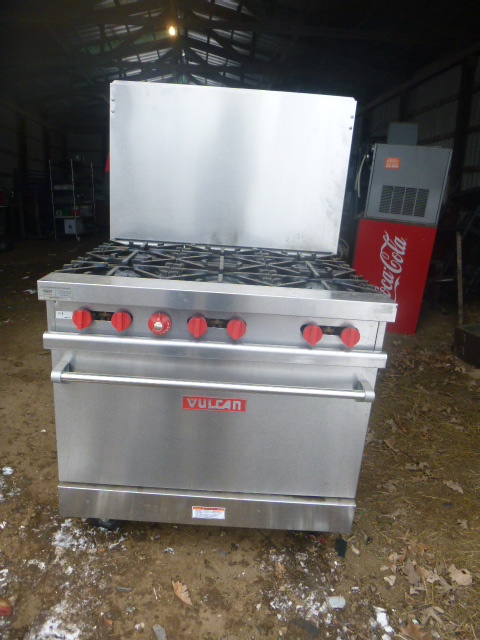lot 3 image: Vulcan 6 Burner Stove