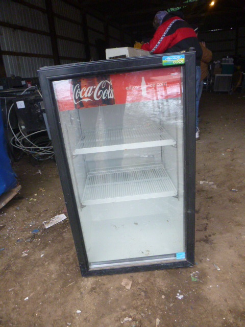 lot 25 image: Coca-Cola Cooler